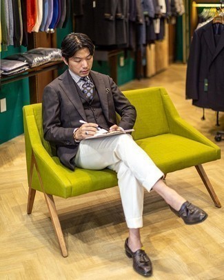 Какие жилеты носить с темно-коричневым пиджаком