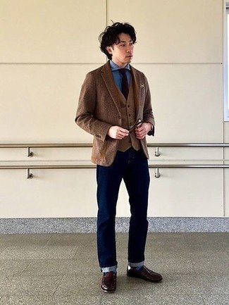 Какие жилеты носить с темно-коричневым пиджаком