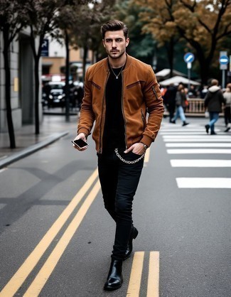 Какие ботинки челси носить с темно-коричневым бомбером мужчине