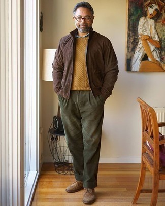 Какие вязаные свитера носить с темно-коричневыми брогами