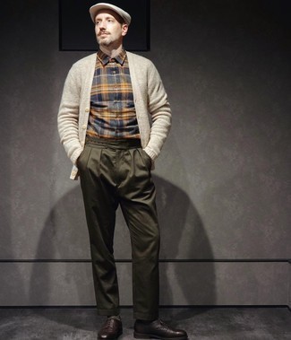 Какие кардиганы носить с темно-коричневыми брогами