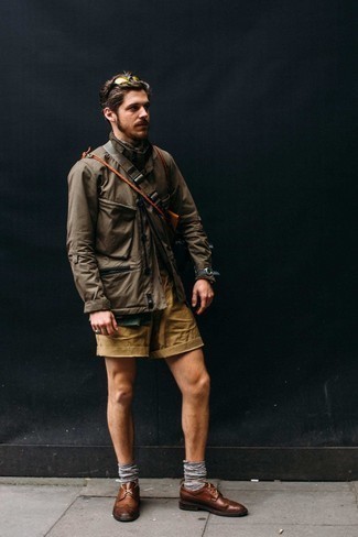 Какие шорты носить с темно-коричневыми брогами