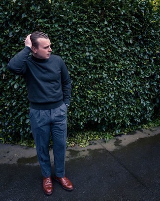 Какие водолазки носить с темно-коричневыми брогами