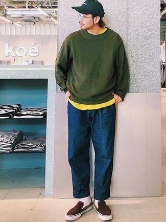 С чем носить темно-коричневые слипоны из плотной ткани мужчине