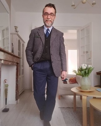 Как носить темно-коричневый кардиган с коричневым пиджаком мужчине