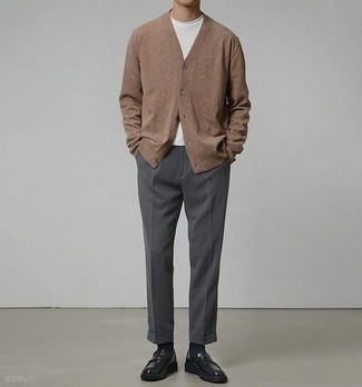 Какие лоферы носить с темно-коричневыми брюками карго