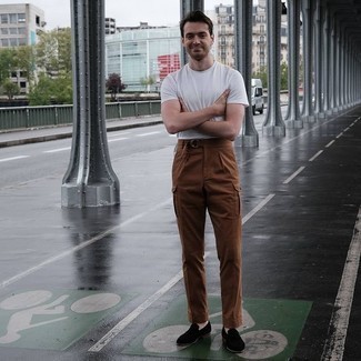 Какие лоферы носить с темно-коричневыми брюками карго