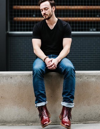 Какие джинсы носить с темно-коричневыми повседневными ботинками мужчине