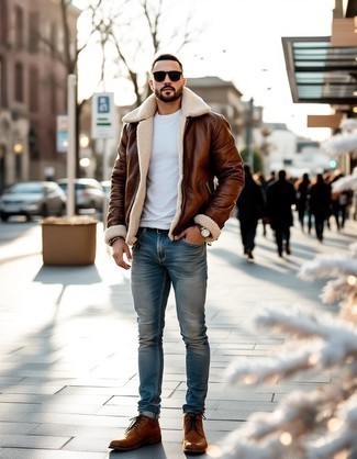 С чем носить темно-коричневые повседневные ботинки мужчине