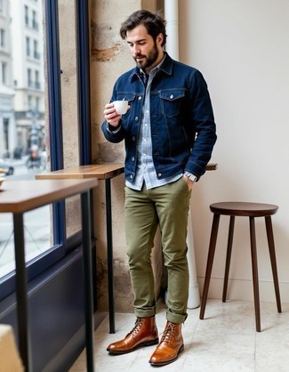 С чем носить темно-коричневые повседневные ботинки мужчине