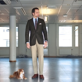 С чем носить темно-коричневый пиджак в клетку мужчине