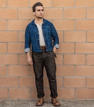 Какие джинсовые куртки носить с темно-коричневыми брюками чинос