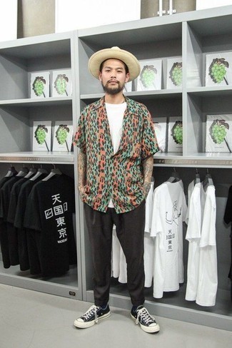 С чем носить темно-коричневые брюки чинос