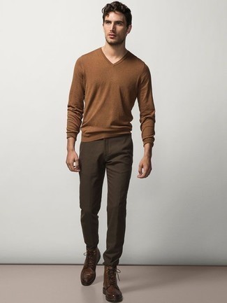 С чем носить темно-коричневые брюки чинос