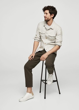 С чем носить темно-коричневые брюки чинос