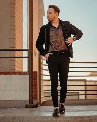 С чем носить темно-коричневые брюки чинос