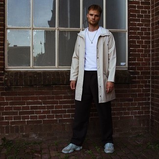 Какие дождевики носить с темно-коричневыми брюками чинос