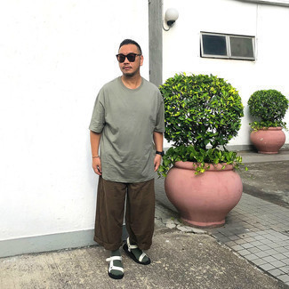 Какие сандалии носить с темно-коричневыми брюками чинос