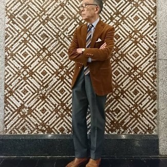 С чем носить темно-коричневый вельветовый пиджак мужчине