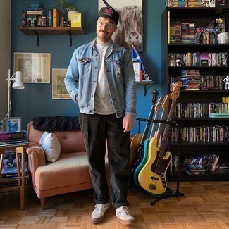 С чем носить темно-коричневые вельветовые брюки мужчине