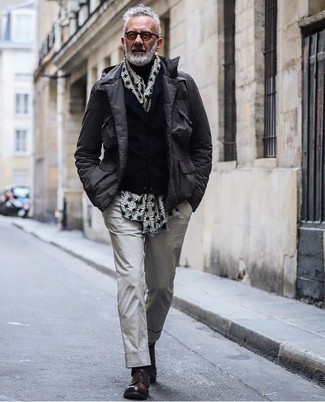 Какие парки носить с темно-коричневыми туфлями дерби