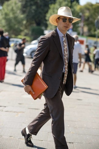 Какие костюмы носить с темно-коричневыми туфлями дерби