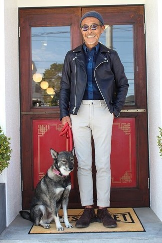 Какие косухи носить с темно-коричневыми ботинками дезертами