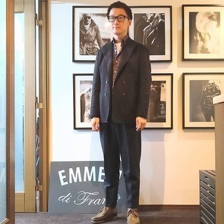 Какие костюмы носить с темно-коричневыми ботинками дезертами