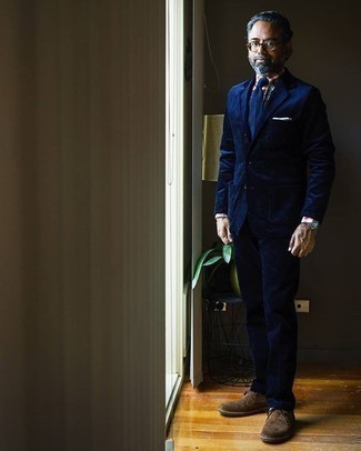 Какие костюмы носить с темно-коричневыми ботинками дезертами