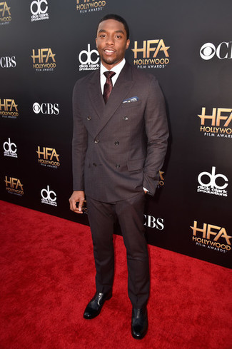 С чем носить темно-коричневый двубортный пиджак мужчине