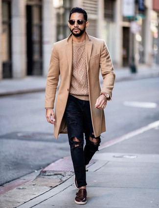 Какие длинные пальто носить с темно-коричневыми монками с двумя ремешками