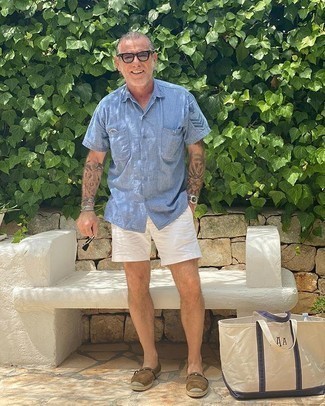 Какие шорты носить с темно-коричневыми эспадрильями мужчине