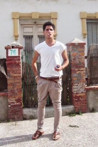 Какие брюки чинос носить с темно-коричневыми сланцами