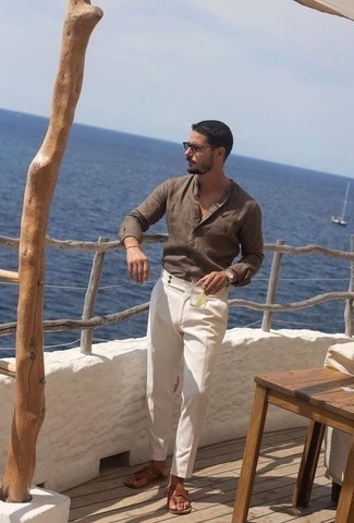 С чем носить темно-коричневые сланцы мужчине