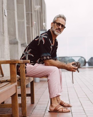 С чем носить темно-коричневые сланцы мужчине