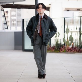 С чем носить темно-коричневый пиджак с узором "гусиные лапки" мужчине