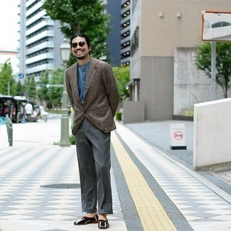 С чем носить темно-коричневый шерстяной пиджак с узором "гусиные лапки" мужчине