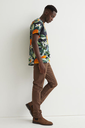 С чем носить темно-коричневые джинсы мужчине