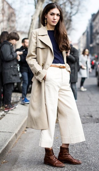 Какие брюки-кюлоты носить с темно-коричневыми ботинками на шнуровке