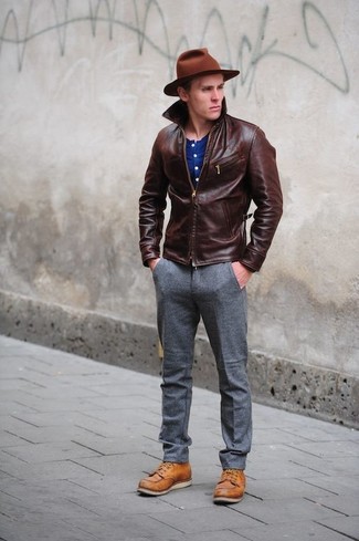 С чем носить темно-коричневый кожаный бомбер мужчине