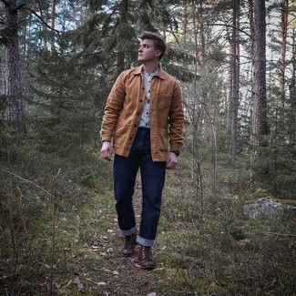 С чем носить темно-коричневые кожаные повседневные ботинки мужчине