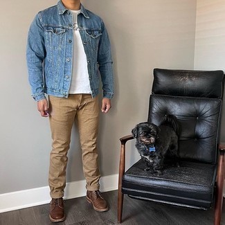 С чем носить темно-коричневые кожаные повседневные ботинки мужчине