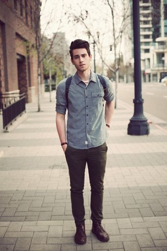 С чем носить темно-коричневые кожаные ботинки дезерты