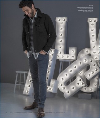 С чем носить темно-коричневые кожаные ботинки дезерты