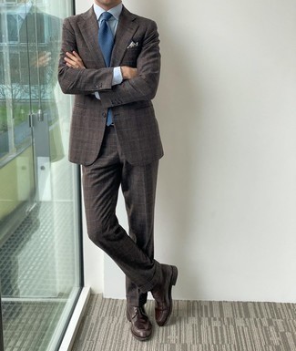 С чем носить темно-коричневые кожаные ботинки дезерты