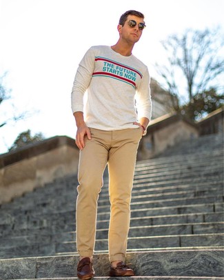 С чем носить темно-коричневые кожаные мокасины мужчине