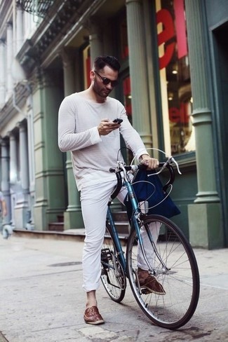 С чем носить темно-коричневые кожаные эспадрильи мужчине