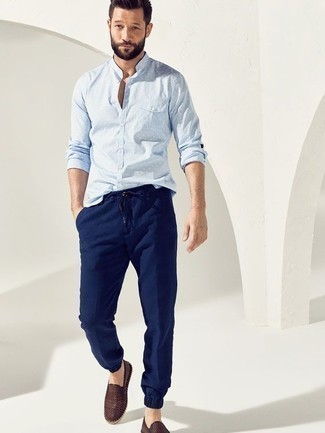 С чем носить темно-коричневые кожаные эспадрильи мужчине