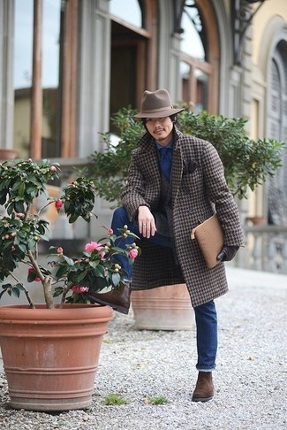 С чем носить темно-коричневые кожаные перчатки мужчине