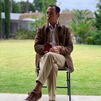 С чем носить темно-коричневые кожаные перчатки мужчине